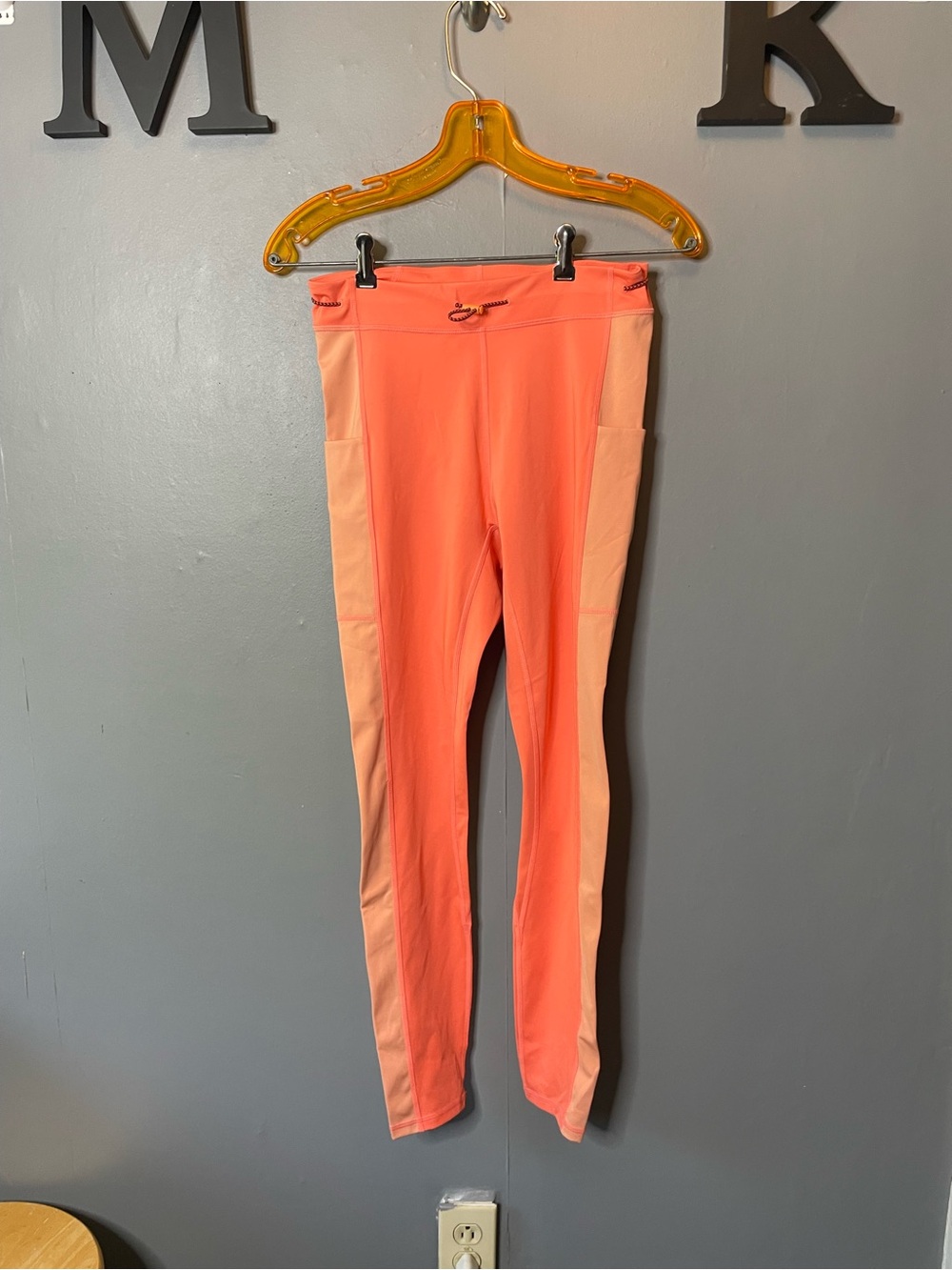 Fabletics Motion 365 Leggings Womens Small Orange Drawstring Pockets size medium
